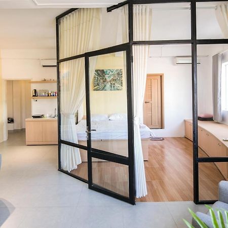 Scandinavian Apartment With Balcony In Bui Vien Ho Chi Minh-stad Buitenkant foto