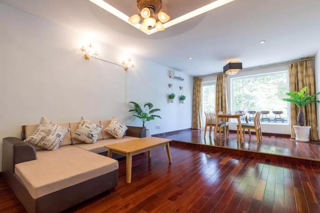 Scandinavian Apartment With Balcony In Bui Vien Ho Chi Minh-stad Buitenkant foto
